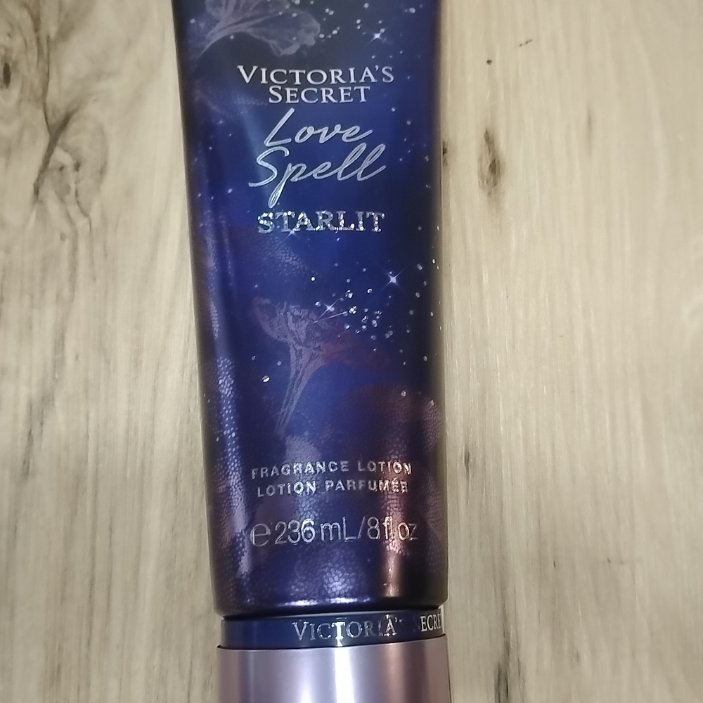 Victoria's Secret Love Spell Starlit Lotion - Deep Blue